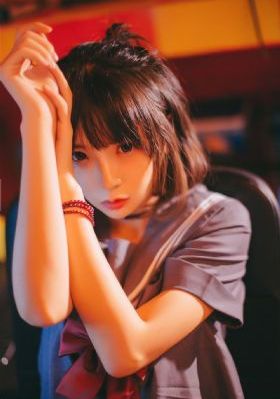 欧美女王调教m男_720免费在线播放